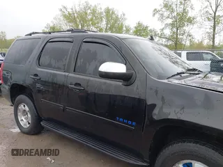 2009 Chevrolet Tahoe 2LT z VIN 1GNFK23009R296956, wystawiony jako IAAI lot #42143854 z przebiegiem 162 156 mil mil oraz . Historia ofert i sprzedaży dostępna na DreamBid. Obrazek 13.