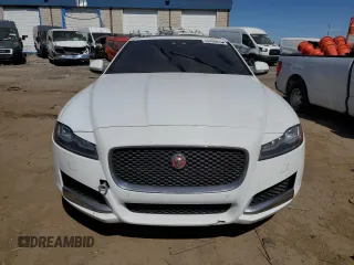 2017 Jaguar XF 35t Premium with VIN SAJBD4BVXHCY30154, listed as a Copart auction lot 53490035 with 95,207 mi miles and Clean Title. Bid and sale history available at carsss.com. Image 5.