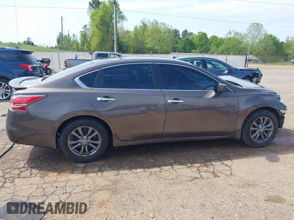 2015 Nissan Altima S with VIN 1N4AL3AP2FN379061, listed as a IAAI auction lot 41995960 with 313,153 mi miles and . Bid and sale history available at carsss.com. Image 13.