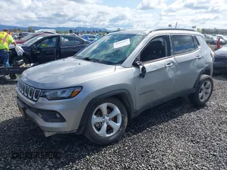 2022 Jeep Compass Altitude with VIN 3C4NJDBB9NT135223, listed as a IAAI auction lot 41935451 with 38,215 mi miles and . Bid and sale history available at carsss.com. Image 2.