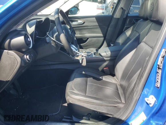 2020 Alfa Romeo Giulia Ti z VIN ZARFANBN0L7633662, wystawiony jako Copart lot #49738675 z przebiegiem 37 698 mil mil oraz Szkody całkowita. Historia ofert i sprzedaży dostępna na DreamBid. Obrazek 7.