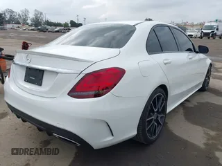 2019 Mercedes-Benz C 300 z VIN 55SWF8DB6KU315584, wystawiony jako IAAI lot #42114660 z przebiegiem 60 770 mil mil oraz . Historia ofert i sprzedaży dostępna na DreamBid. Obrazek 4.