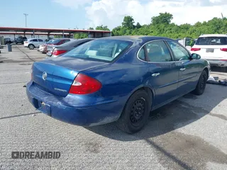 2005 Buick LaCrosse CX z VIN 2G4WC532651324315, wystawiony jako IAAI lot #42504016 z przebiegiem 94 056 mil mil oraz . Historia ofert i sprzedaży dostępna na DreamBid. Obrazek 4.