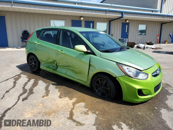 2014 Hyundai Accent GS z VIN KMHCT5AE2EU177298, wystawiony jako Copart lot #52336525 z przebiegiem 165 314 mil mil oraz Szkoda całkowita • Salvage title. Historia ofert i sprzedaży dostępna na DreamBid. Obrazek 4.