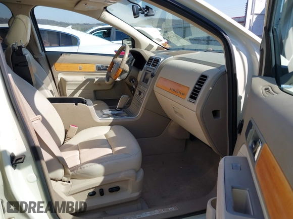 2007 Lincoln MKX with VIN 2LMDU68C77BJ11662, listed as a IAAI auction lot 41878466 with 142,723 mi miles. Bid and sale history available at carsss.com. Image 5.