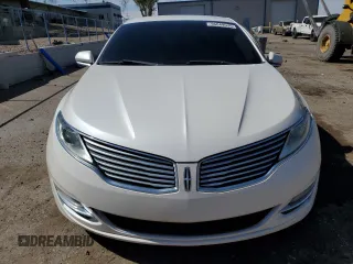 2014 Lincoln MKZ z VIN 3LN6L2G91ER820544, wystawiony jako Copart lot #56049535 z przebiegiem 211 323 mil mil oraz Szkoda całkowita • Salvage title. Historia ofert i sprzedaży dostępna na DreamBid. Obrazek 5.