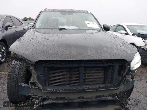2016 Volvo XC90 T6 Inscription with VIN YV4A22PL6G1016828, listed as a IAAI auction lot 41572292 with 124,343 mi miles. Bid and sale history available at carsss.com. Image 13.