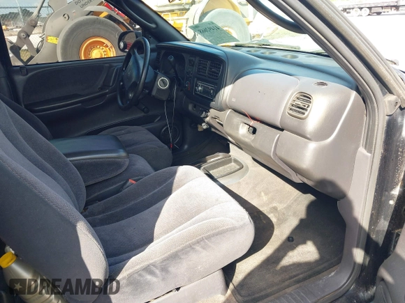 2000 Dodge Dakota with VIN 1B7GL22XXYS588291, listed as a IAAI auction lot 41492668 with 160,266 mi miles. Bid and sale history available at carsss.com. Image 5.