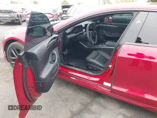 2023 Tesla Model S Plaid с VIN 5YJSA1E69PF510559, выставлен на аукционе IAAI как лот 42164885 с пробегом 28 200 миль миль и . История ставок и продаж доступна на DreamBid. Изображение 5.