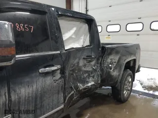 2017 GMC Sierra 2500HD Denali with VIN 1GT12UEY1HF212175, listed as a IAAI auction lot 40998857 with 80,297 mi miles. Bid and sale history available at carsss.com. Image 6.