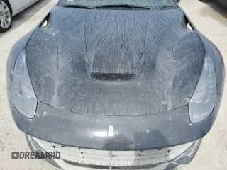 2017 Ferrari F12 z VIN ZFF74UFA8H0220199, wystawiony jako Copart lot #75630184 z przebiegiem Nie podano mil oraz Szkody całkowita. Historia ofert i sprzedaży dostępna na DreamBid. Obrazek 11.