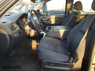 2009 Chevrolet Suburban LS with VIN 1GNFC16089R225359, listed as a Copart auction lot 76146434 with 205,749 mi miles and Salvage Title. Bid and sale history available at carsss.com. Image 7.