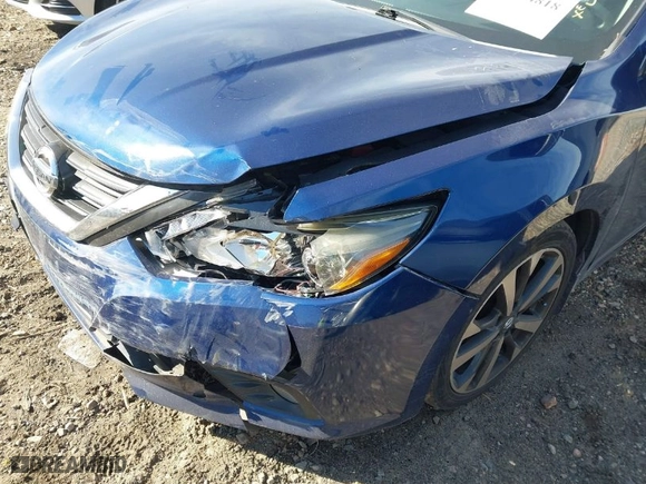 2017 Nissan Altima 2.5 SV with VIN 1N4AL3AP4HC119923, listed as a IAAI auction lot 41614818 with 210516 miles. Bid and sale history available at carsss.com. Image 6.