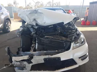 2013 Mercedes-Benz C 250 с VIN WDDGJ4HBXDG032143, выставлен на аукционе IAAI как лот 42517710 с пробегом Не указан миль и . История ставок и продаж доступна на DreamBid. Изображение 11.