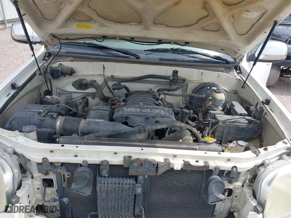 2005 Toyota Tundra SR5 with VIN 5TBDT44185S490347, listed as a IAAI auction lot 41741692 with 141,933 mi miles. Bid and sale history available at carsss.com. Image 10.