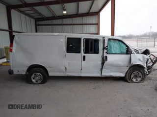 2019 Chevrolet Express Cargo z VIN 1GCWGBFG0K1248106, wystawiony jako IAAI lot #41415517 z przebiegiem Nie podano mil oraz . Historia ofert i sprzedaży dostępna na DreamBid. Obrazek 13.