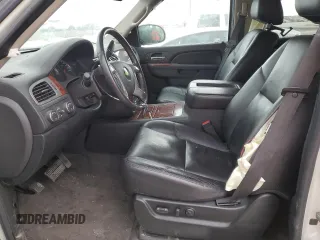 2010 Chevrolet Avalanche with VIN 3GNVKGE24AG273420, listed as a Copart auction lot 86592044 with 173,596 mi miles and Non Repairable. Bid and sale history available at DreamBid. Image 7.