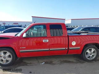 2001 Chevrolet Silverado 1500 LT with VIN 2GCEC19T911251766, listed as a IAAI auction lot 41252900 with 200,609 mi miles. Bid and sale history available at carsss.com. Image 14.