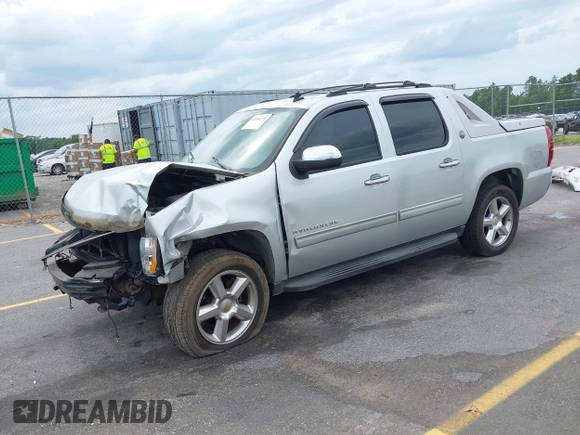 2013 Chevrolet Avalanche LT with VIN 3GNMCFE08DG289092, listed as a IAAI auction lot 42090240 with 143,588 mi miles and . Bid and sale history available at DreamBid. Image 2.