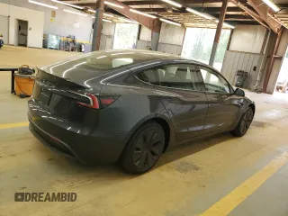 2025 Tesla Model 3 Long Range z VIN 5YJ3E1EA2SF930959, wystawiony jako Copart lot #54921345 z przebiegiem 168 mil mil oraz Szkoda całkowita • Salvage title. Historia ofert i sprzedaży dostępna na DreamBid. Obrazek 3.