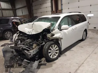 2011 Toyota Sienna XLE with VIN 5TDDK3DC8BS013015, listed as a IAAI auction lot 41445174 with 127,109 mi miles. Bid and sale history available at carsss.com. Image 17.