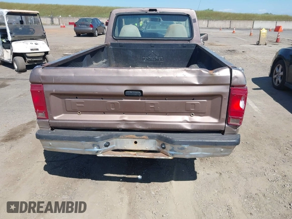 1992 Ford Ranger XLT with VIN 1FTCR10X4NPA94811, listed as a IAAI auction lot 42047550 with 37,763 mi miles. Bid and sale history available at carsss.com. Image 13.