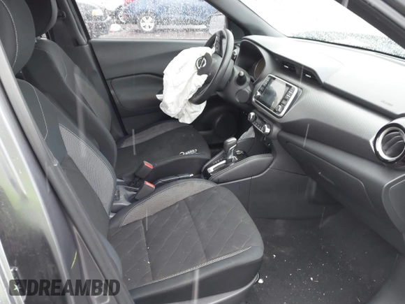 2019 Nissan Kicks S with VIN 3N1CP5CU7KL547182, listed as a IAAI auction lot 41754276 with 53,979 mi miles and . Bid and sale history available at carsss.com. Image 5.