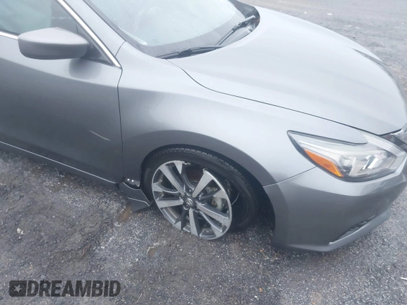 2017 Nissan Altima SV with VIN 1N4AL3AP6HC473555, listed as a IAAI auction lot 41509127 with 92,501 mi miles and . Bid and sale history available at carsss.com. Image 6.