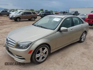 2011 Mercedes-Benz C 300 Sport z VIN WDDGF5EB8BR184662, wystawiony jako IAAI lot #42803819 z przebiegiem 152 941 mil mil oraz . Historia ofert i sprzedaży dostępna na DreamBid. Obrazek 2.