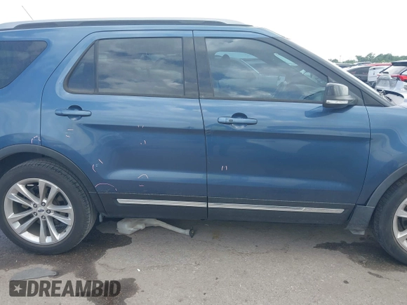 2018 Ford Explorer XLT z VIN 1FM5K7D80JGA25011, wystawiony jako IAAI lot #42155280 z przebiegiem 134 579 mil mil oraz . Historia ofert i sprzedaży dostępna na DreamBid. Obrazek 13.