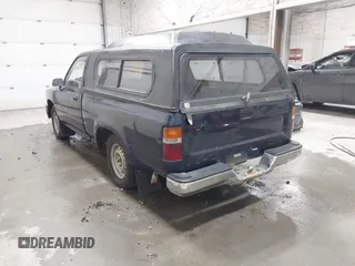 1994 Toyota Pickup z VIN JT4RN81AXR5176830, wystawiony jako IAAI lot #41924753 z przebiegiem 143 231 mil mil oraz . Historia ofert i sprzedaży dostępna na DreamBid. Obrazek 3.