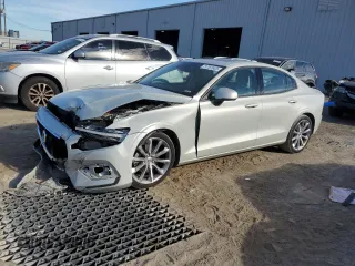 2021 Volvo S60 Momentum with VIN 7JR102FK3MG093796, listed as a Copart auction lot 71767603 with 41,759 mi miles. Bid and sale history available at carsss.com. Image 1.