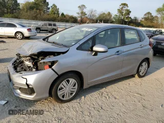 2020 Honda Fit LX z VIN 3HGGK5H4XLM711088, wystawiony jako Copart lot #47327423 z przebiegiem 12 612 mil mil oraz . Historia ofert i sprzedaży dostępna na DreamBid. Obrazek 1.