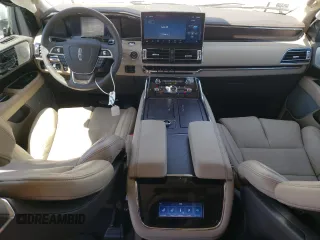 2023 Lincoln Navigator Reserve z VIN 5LMJJ3LGXPEL16961, wystawiony jako Copart lot #54719084 z przebiegiem 2 201 mil mil oraz Szkoda całkowita • Salvage title. Historia ofert i sprzedaży dostępna na DreamBid. Obrazek 8.