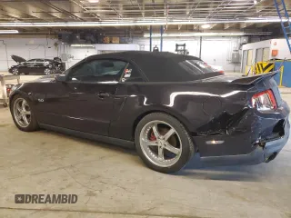 2012 Ford Mustang GT z VIN 1ZVBP8FF8C5229724, wystawiony jako Copart lot #44511305 z przebiegiem 100 214 mil mil oraz Szkoda całkowita • Salvage title. Historia ofert i sprzedaży dostępna na DreamBid. Obrazek 2.