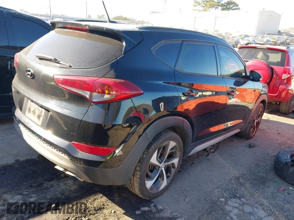 2017 Hyundai Tucson Sport z VIN KM8J33A2XHU573758, wystawiony jako IAAI lot #41428068 z przebiegiem 119 589 mil mil oraz . Historia ofert i sprzedaży dostępna na DreamBid. Obrazek 4.