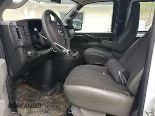 2022 Chevrolet Express Cargo with VIN 1GCWGAFPXN1155012, listed as a Copart auction lot 62039645 with 30,890 mi miles and Salvage title. Bid and sale history available at DreamBid. Image 7.