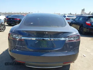 2014 Tesla Model S 60 с VIN 5YJSA1H15EFP65285, выставлен на аукционе IAAI как лот 42297394 с пробегом 178 866 миль миль и . История ставок и продаж доступна на DreamBid. Изображение 16.