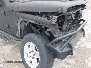 2021 Jeep Gladiator Sport S z VIN 1C6JJTAG9ML604950, wystawiony jako IAAI lot #39912720 z przebiegiem 34 640 mil mil oraz . Historia ofert i sprzedaży dostępna na DreamBid. Obrazek 18.