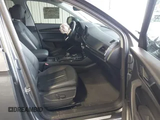 2018 Audi Q5 Premium Plus with VIN WA1BNAFY4J2163960, listed as a IAAI auction lot 41758638 with 59,803 mi miles. Bid and sale history available at carsss.com. Image 5.
