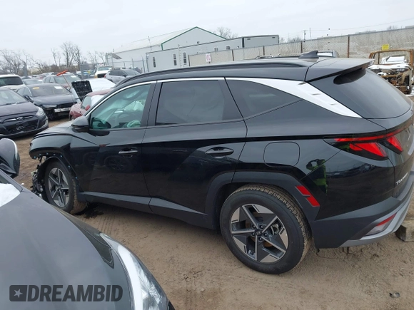 2025 Hyundai Tucson SEL with VIN 5NMJB3DE1SH458851, listed as a IAAI auction lot 41641245 with 5,872 mi miles. Bid and sale history available at carsss.com. Image 14.