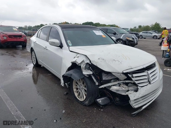 2011 Hyundai Genesis with VIN KMHGC4DE7BU136152, listed as a IAAI auction lot 40424384 with 231,574 mi miles. Bid and sale history available at carsss.com. Image 6.