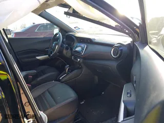 2020 Nissan Kicks SR with VIN 3N1CP5DV5LL578309, listed as a IAAI auction lot 41640455 with 90,068 mi miles. Bid and sale history available at carsss.com. Image 5.