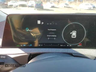 2022 Kia EV6 Wind z VIN KNDC34LAXN5065979, wystawiony jako Copart lot #46663755 z przebiegiem 19 077 mil mil oraz Szkoda całkowita • Salvage title. Historia ofert i sprzedaży dostępna na DreamBid. Obrazek 9.