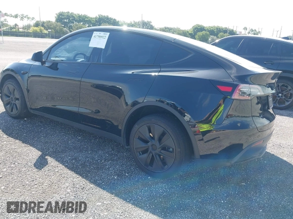 2024 Tesla Model Y z VIN 7SAYGDED6RF191135, wystawiony jako IAAI lot #41790922 z przebiegiem 17 154 mil mil oraz . Historia ofert i sprzedaży dostępna na DreamBid. Obrazek 3.