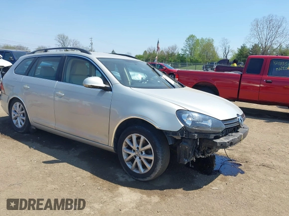2011 Volkswagen Jetta SE with VIN 3VWPX7AJ7BM640228, listed as a IAAI auction lot 42102277 with 134,936 mi miles and . Bid and sale history available at DreamBid. Image 1.