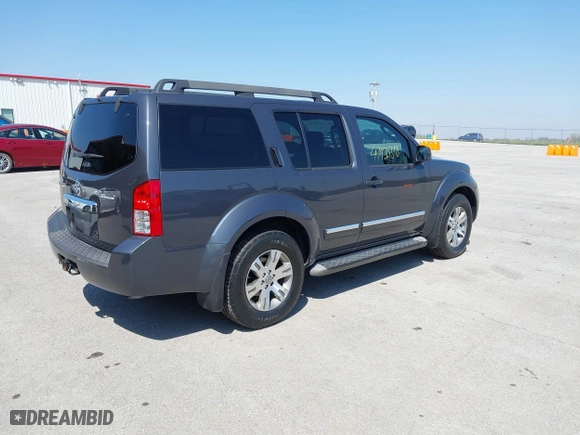 2011 Nissan Pathfinder SV with VIN 5N1AR1NNXBC622963, listed as a IAAI auction lot 41930318 with 208,272 mi miles. Bid and sale history available at carsss.com. Image 4.