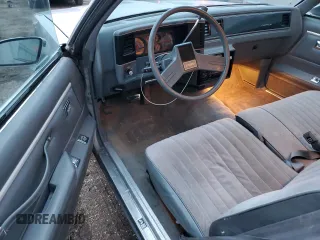 1987 Chevrolet El Camino z VIN 3GCCW80H1HS905822, wystawiony jako Copart lot #83686744 z przebiegiem 83 492 mil mil oraz Szkoda całkowita • Salvage title. Historia ofert i sprzedaży dostępna na DreamBid. Obrazek 8.