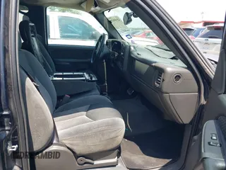 2004 Chevrolet Avalanche with VIN 3GNEC12T04G297967, listed as a IAAI auction lot 42550839 with 179,042 mi miles and . Bid and sale history available at DreamBid. Image 5.