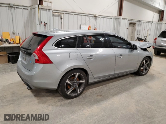 2015 Volvo V60 with VIN YV1902SG5F1210166, listed as a Copart auction lot 52084915 with 106,808 mi miles and Clean title. Bid and sale history available at DreamBid. Image 3.